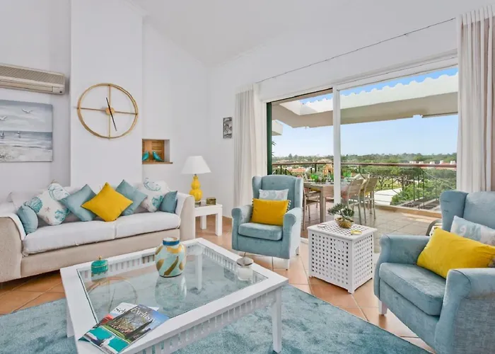 Superb, Relaxing And Tranquil 3 Bed Apartment In Central Algarve